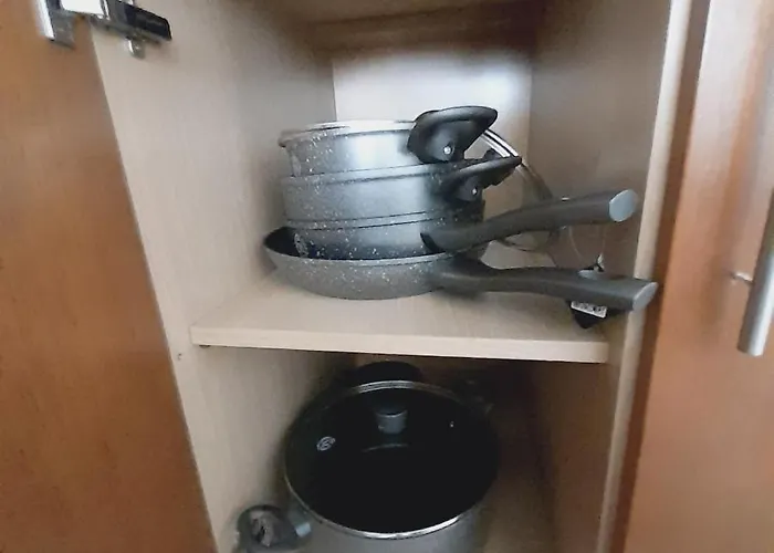 в204 Belvedere Club *